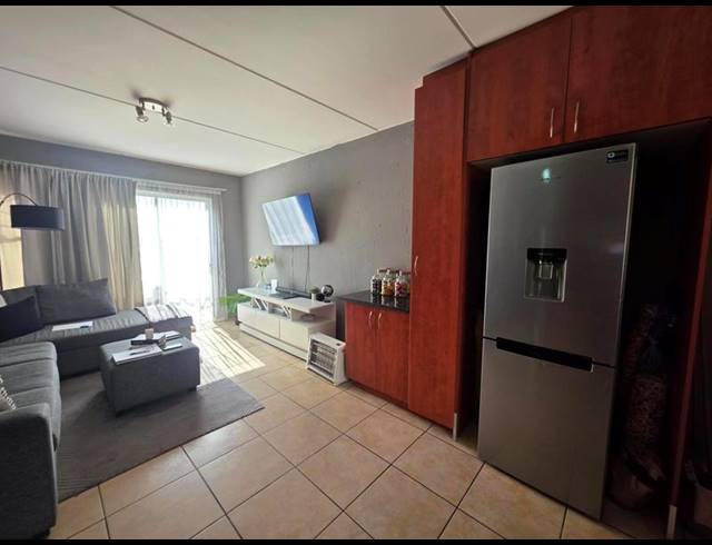 2 BEDROOM APARTMENT FOR SALE IN KLIPPOORTJIE